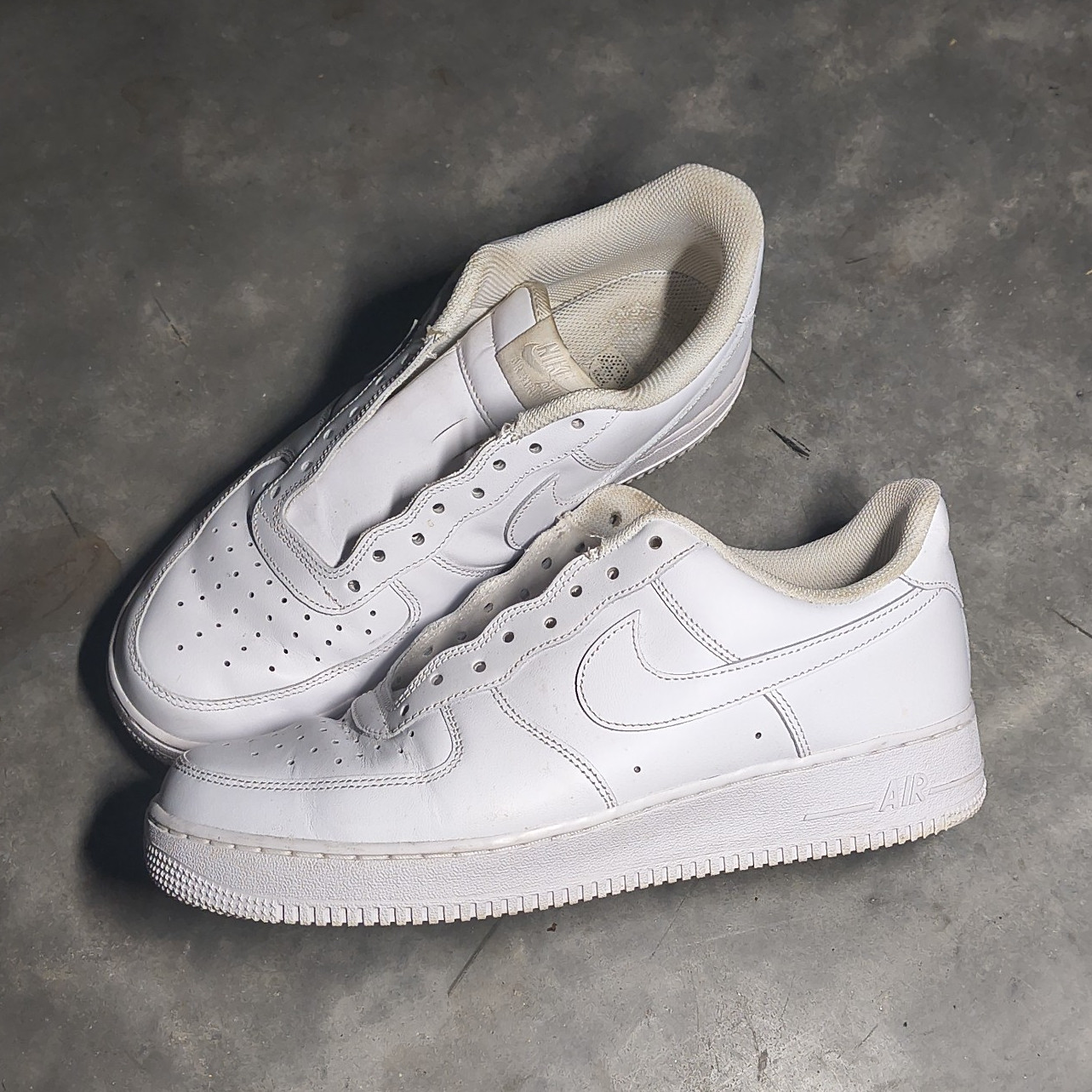 nike air force 1 '07 low top triple white solid sneakers cw2288 111 2020 nike air force 1 '07 low top triple white solid sneakers cw2288 111 2020