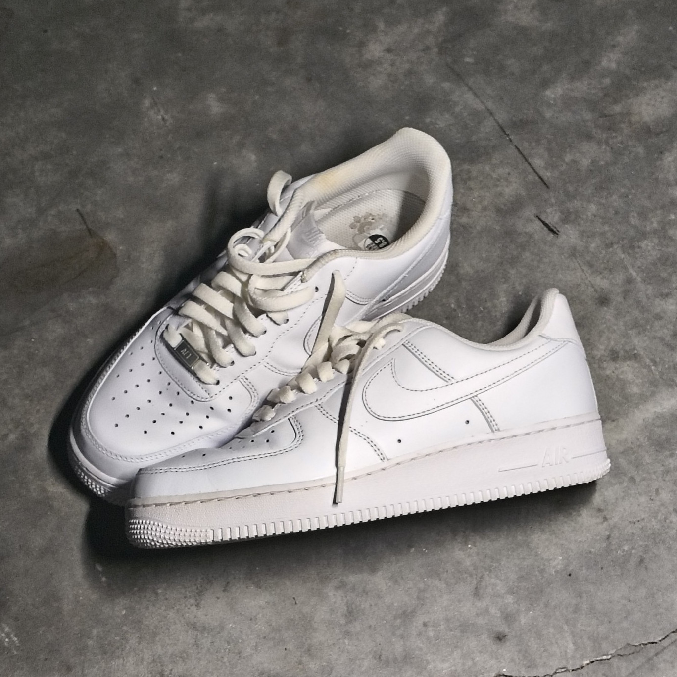 nike air force 1 '07 low leather lace up sneakers triple white cw2288 111 nike air force 1 '07 low leather lace up sneakers triple white cw2288 111